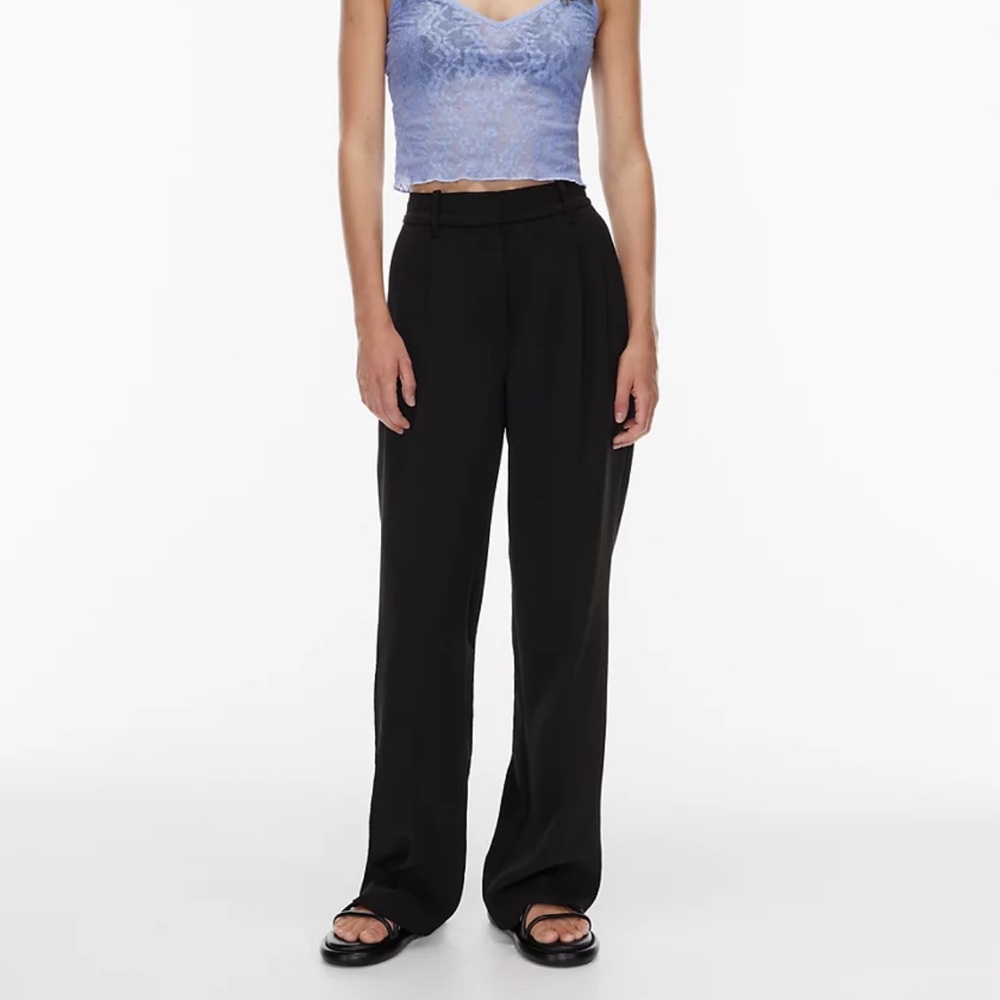 ARITZIA EFFORTLESS PANT - NWT!! Size 8 regular length